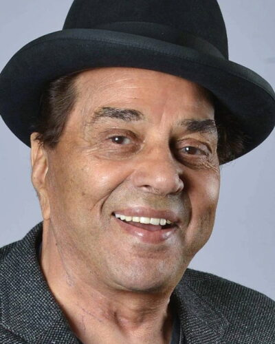 Bobby Deol reveals he slept beside dad Dharmendra till age 14