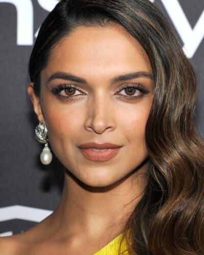 Deepika and Ranveer’s new home visit steals the show