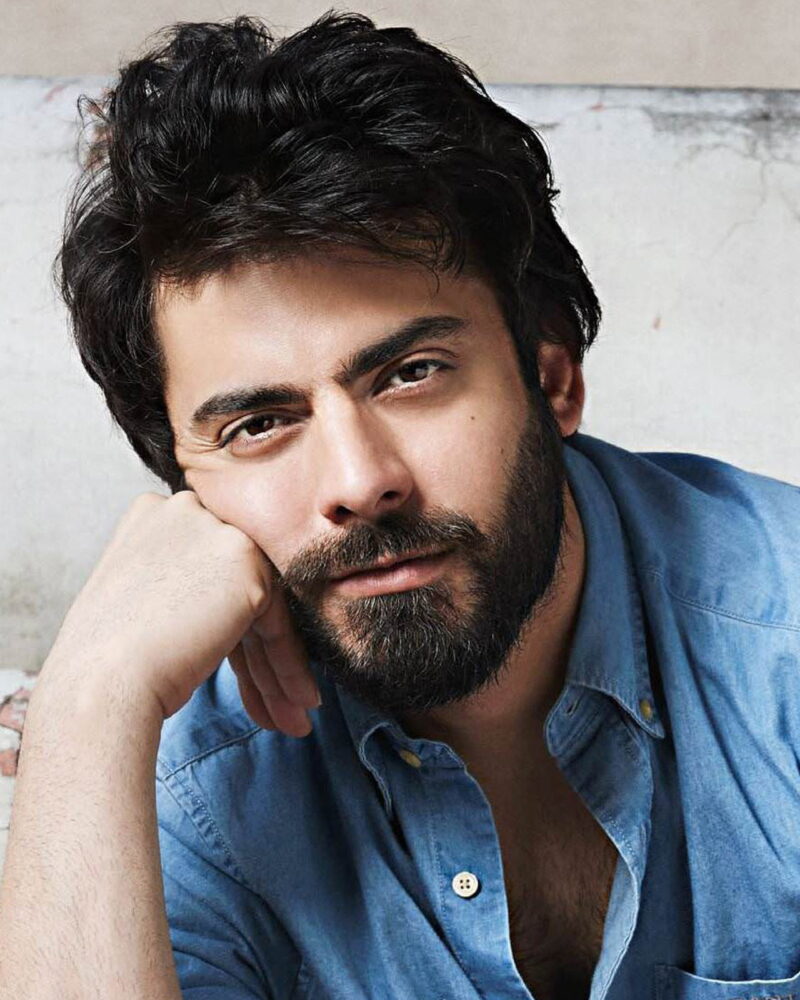 Karan Johar Unfollows Bollywood, Keeps 4 Pakistani Stars